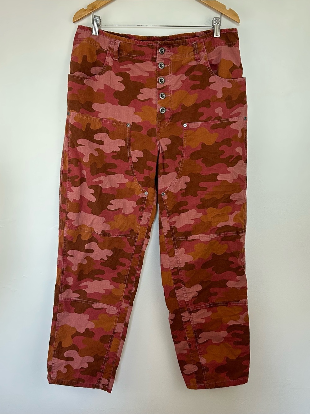 Sundance Catalog Utility Y2K vibes Pink and brown camo cargo pants button fly 14